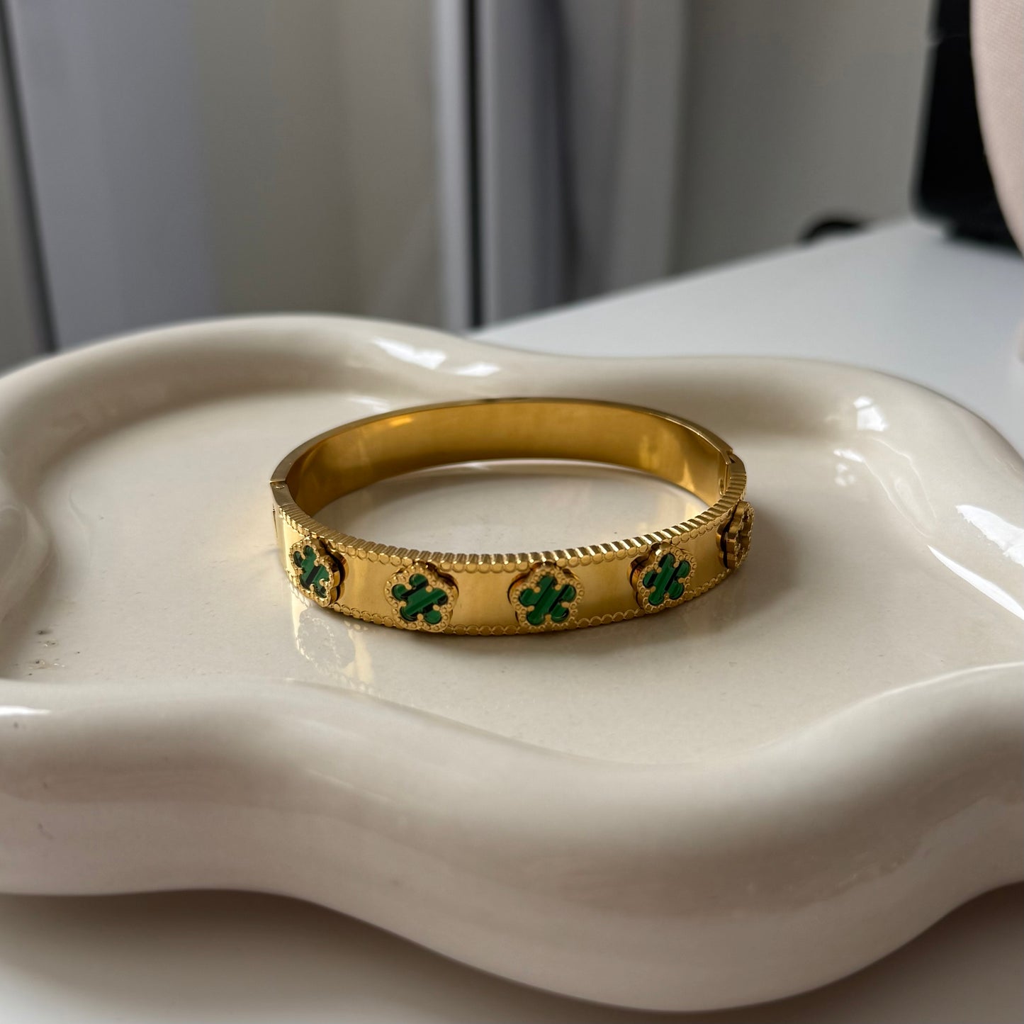 Flor Bangles