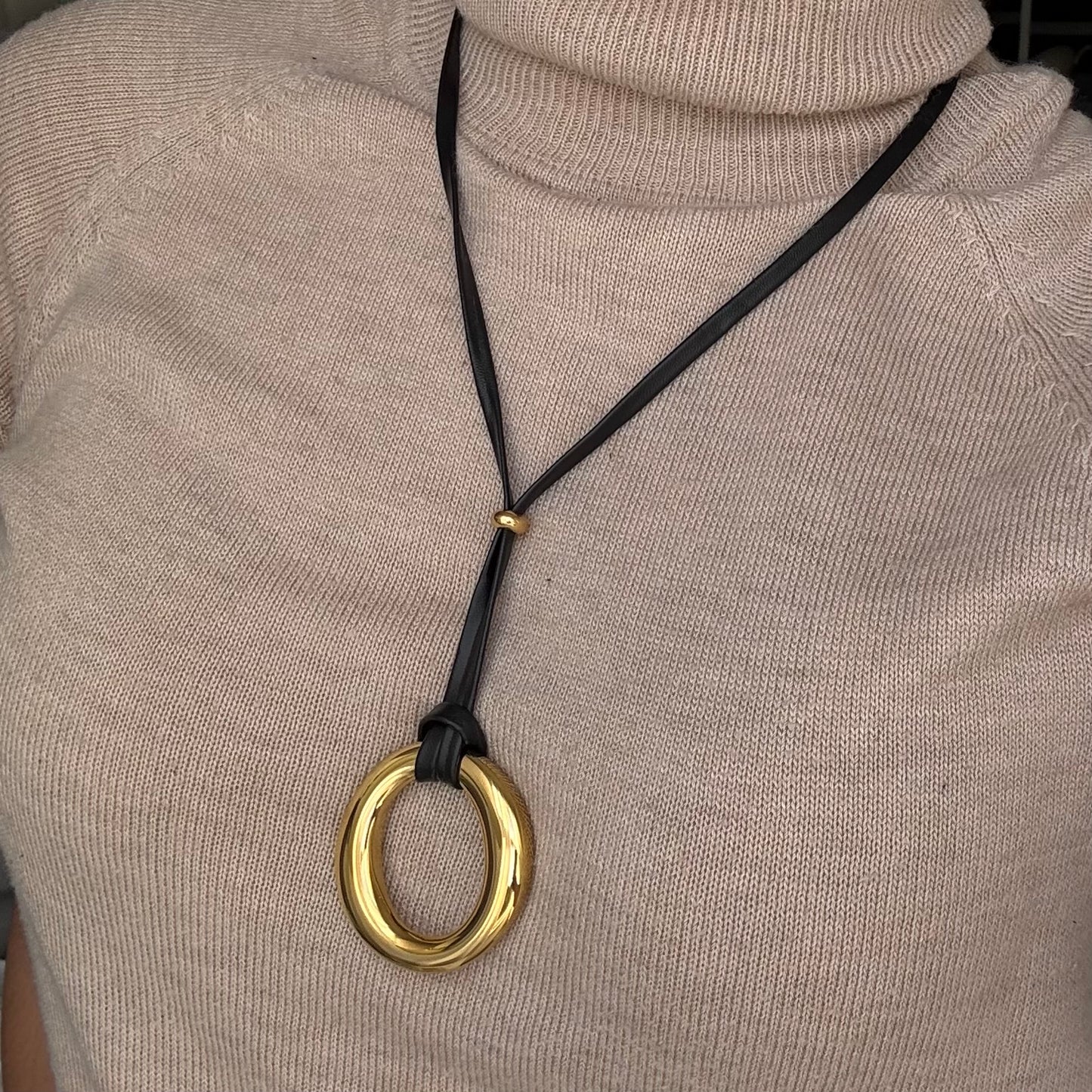 Fall Round Pendant Necklace