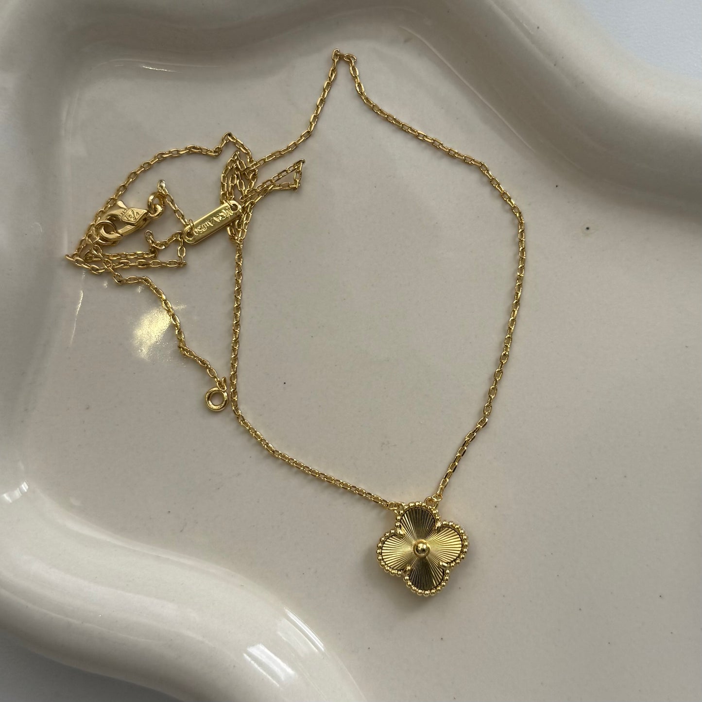 Van Florecita Necklace