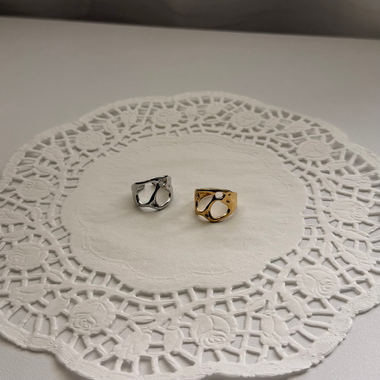 Geometric Hollow Ring