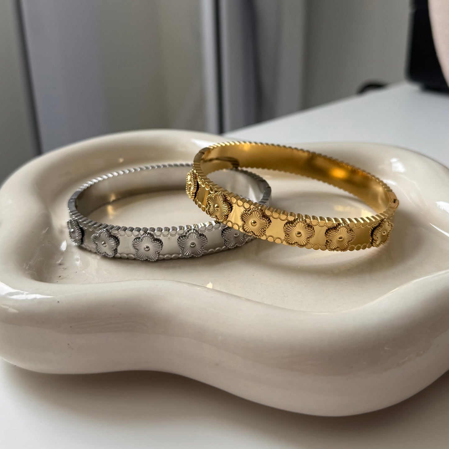 Flor Bangles