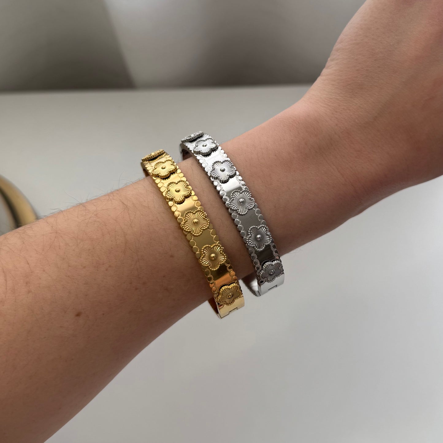 Flor Bangles