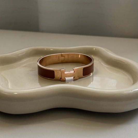 H Clic Bangle