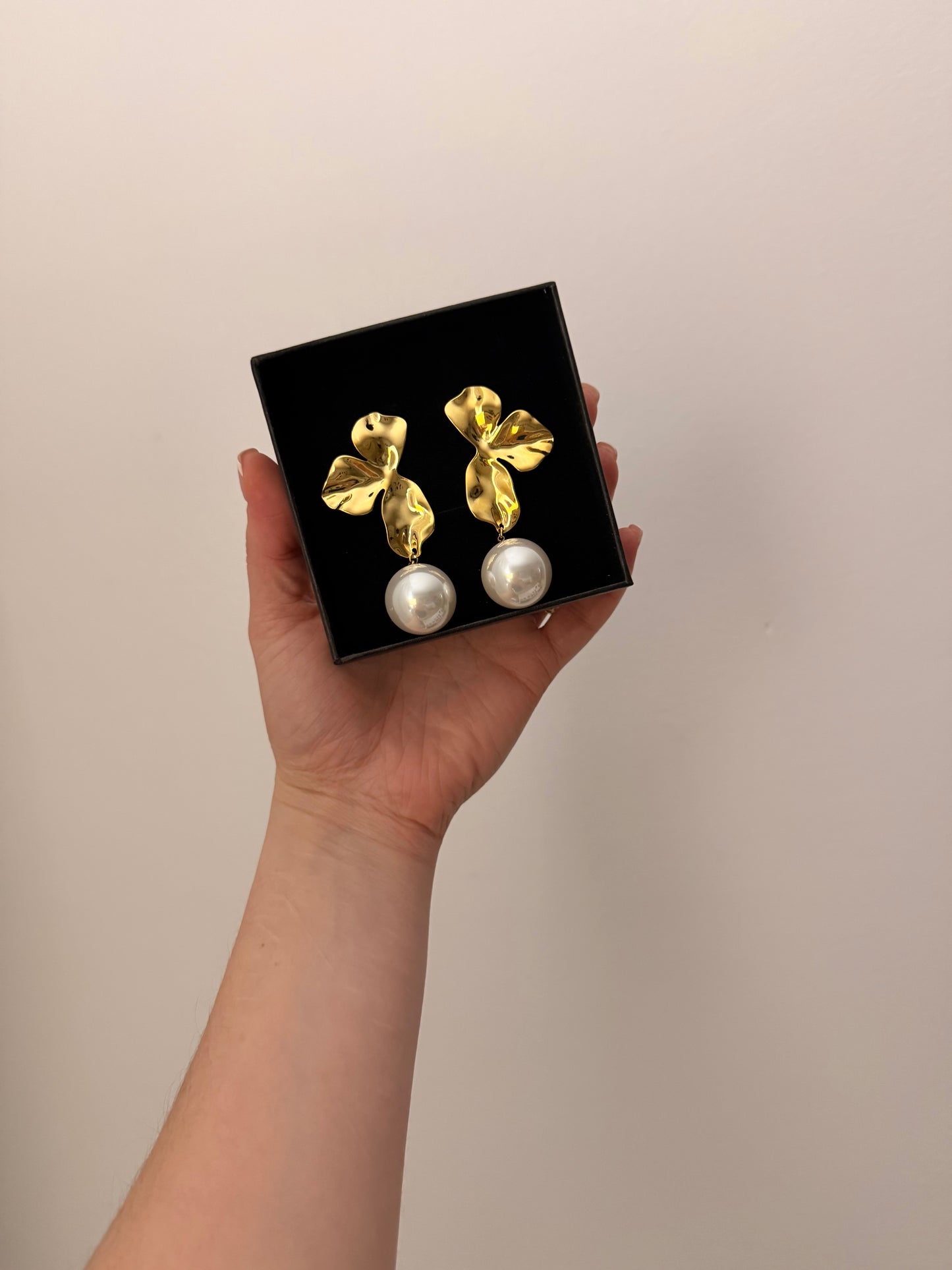 Petal Pearl Earrings